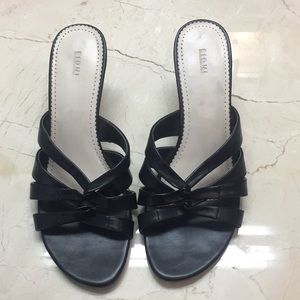 Kitten heel strappy dress shoes 7.5W